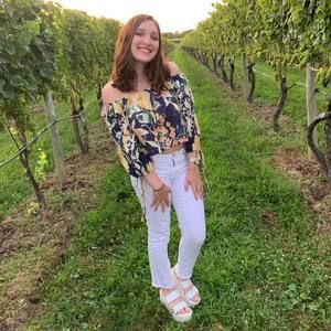 Meet your Posher, Julie